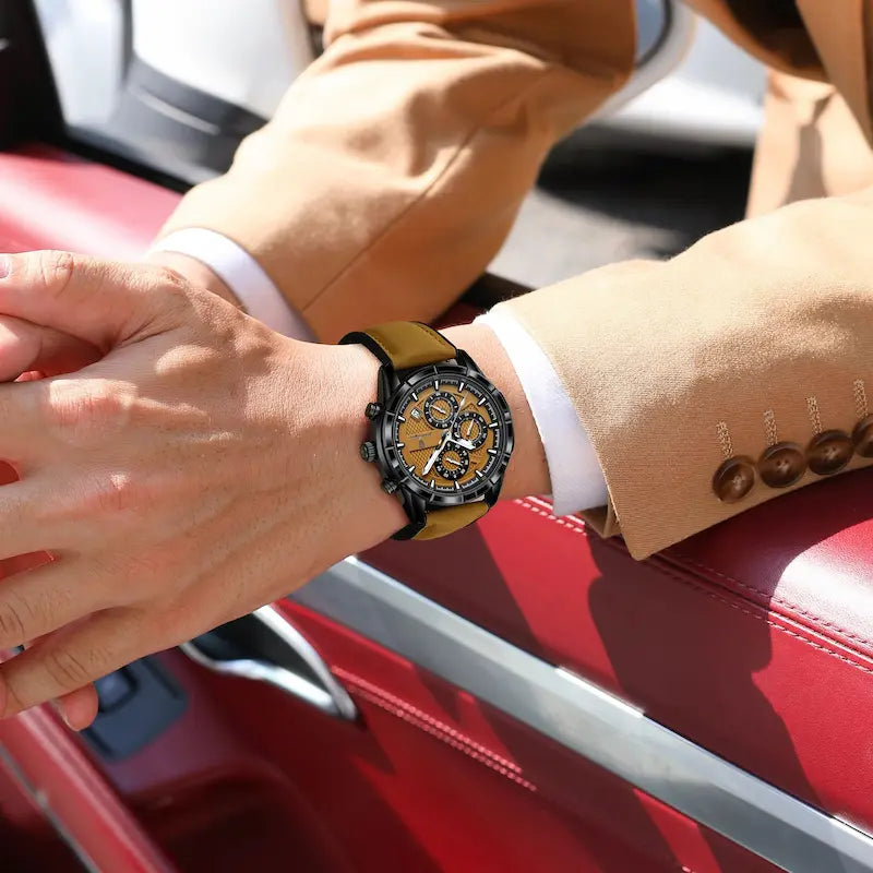 Męski zegarek chronograf skórzany z czarną obudową i złotymi akcentami