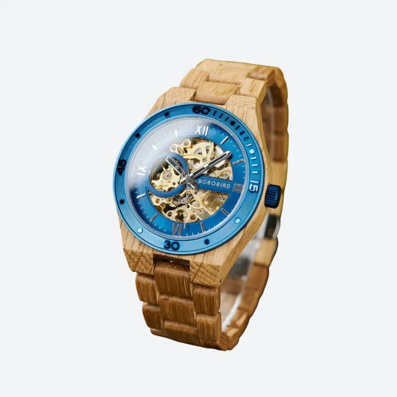 Męski zegarek drewniany ze szkieletem, niebieskim bezlem i rzymskimi cyframi