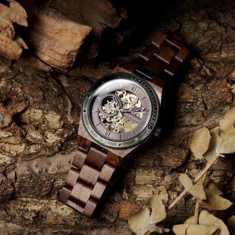 Szczotkowy męski zegarek drewniany z kołami zębatymi i rzymskimi cyframi