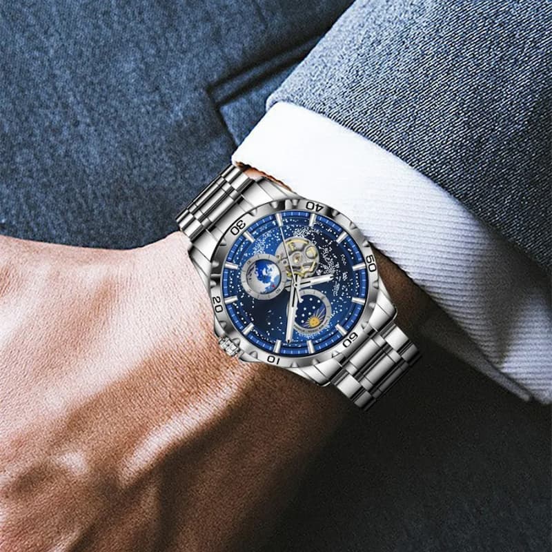 Klasyczny automatyczny zegarek męski ze srebrną kopertą i niebieską tarczą z motywami astronomicznymi