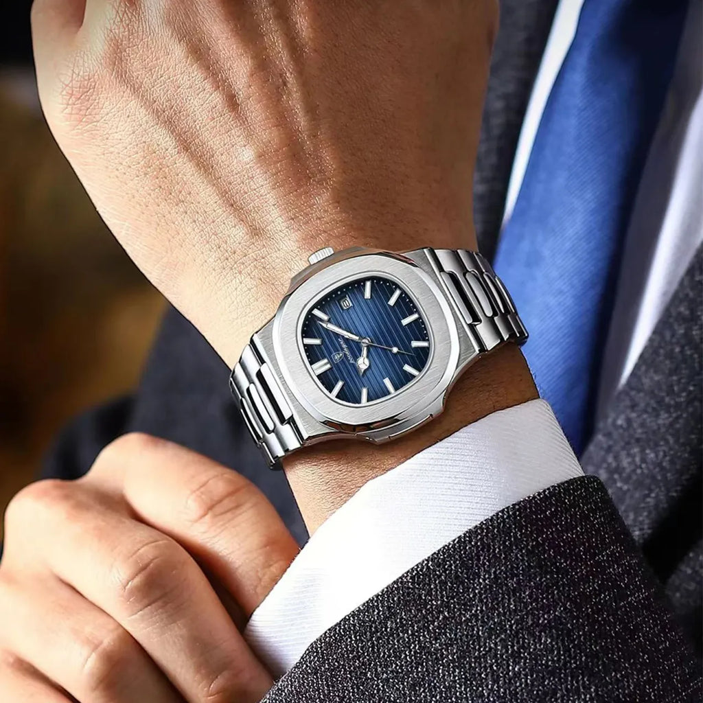Elegancki zegarek Patek Philippe Nautilus z niebieską tarczą i bransoletą stalową